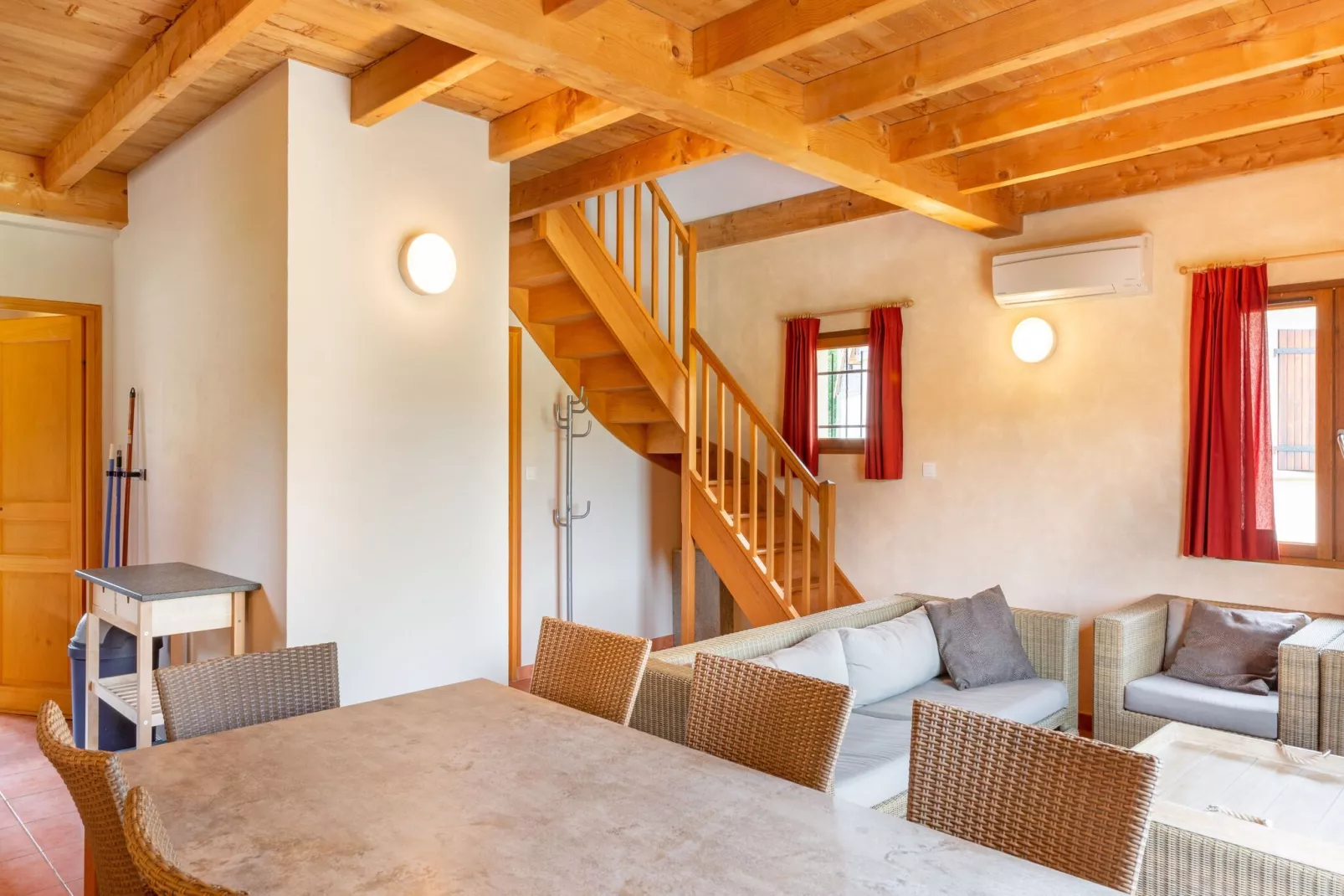 Le Lac Bleu-Living room