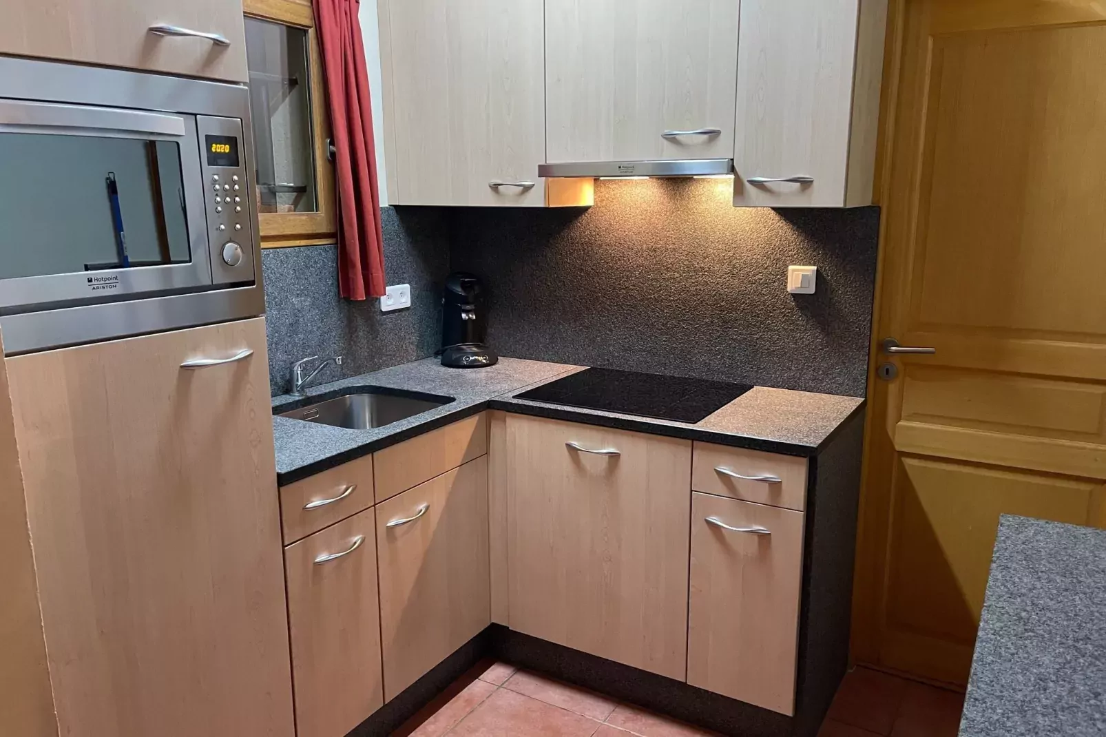 Le Lac Bleu-Kitchen