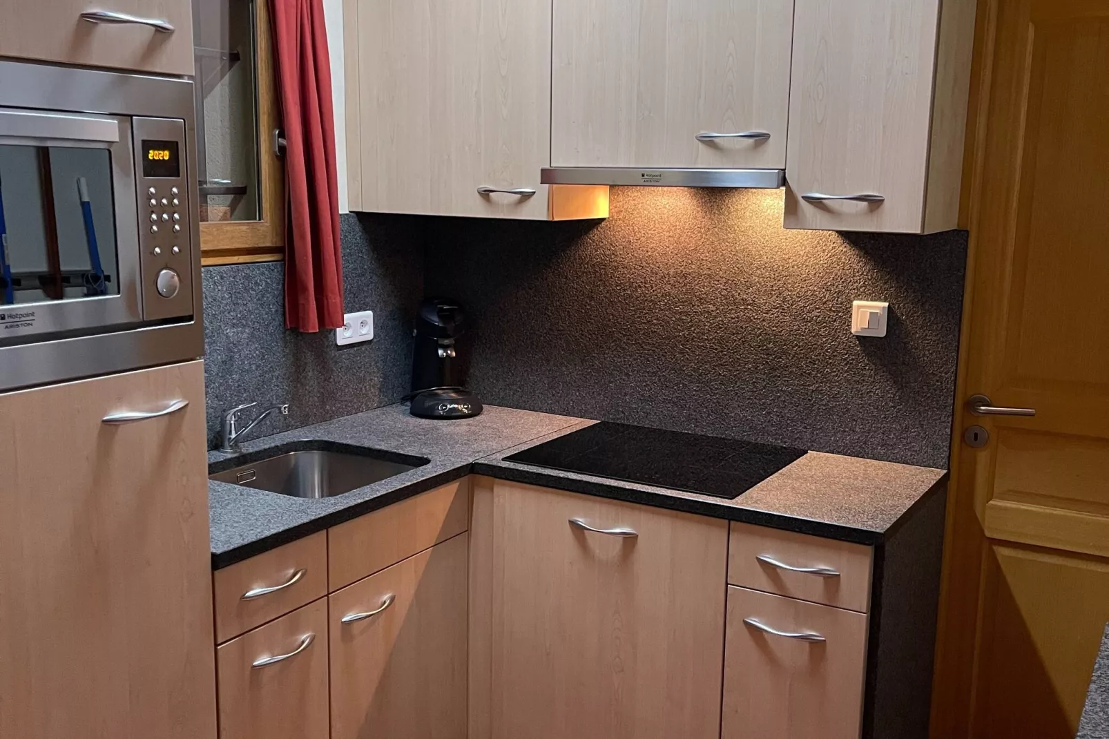 Le Lac Bleu-Kitchen