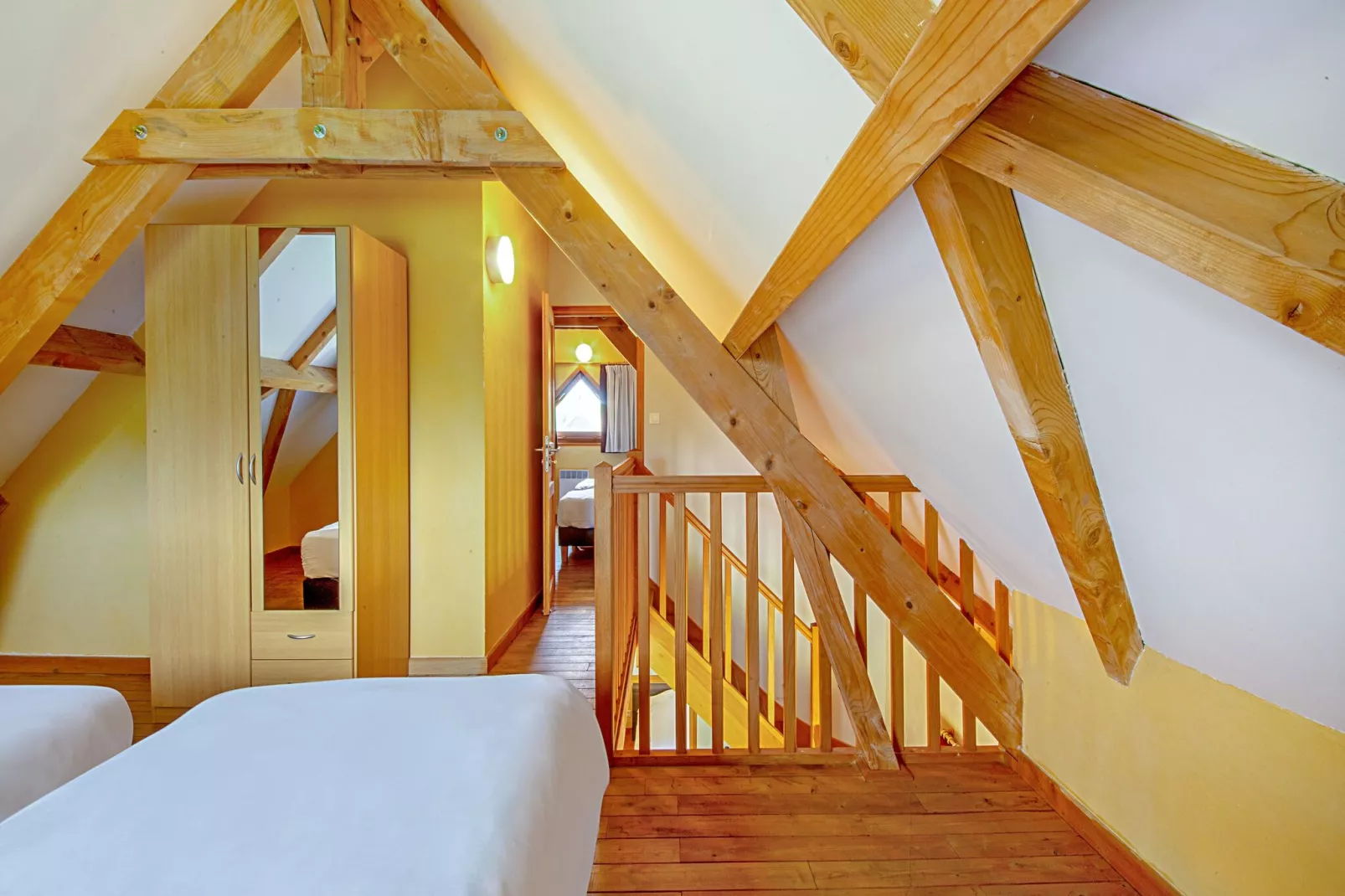 Le Lac Bleu-Bedroom