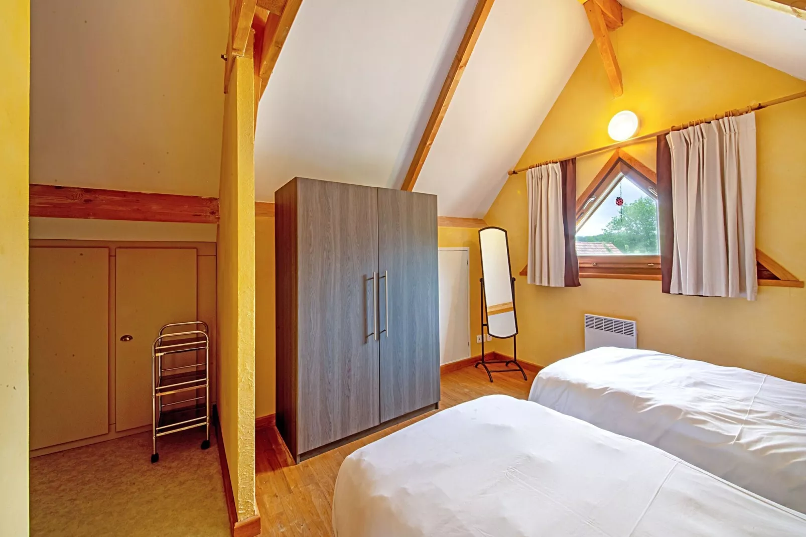 Le Lac Bleu-Bedroom
