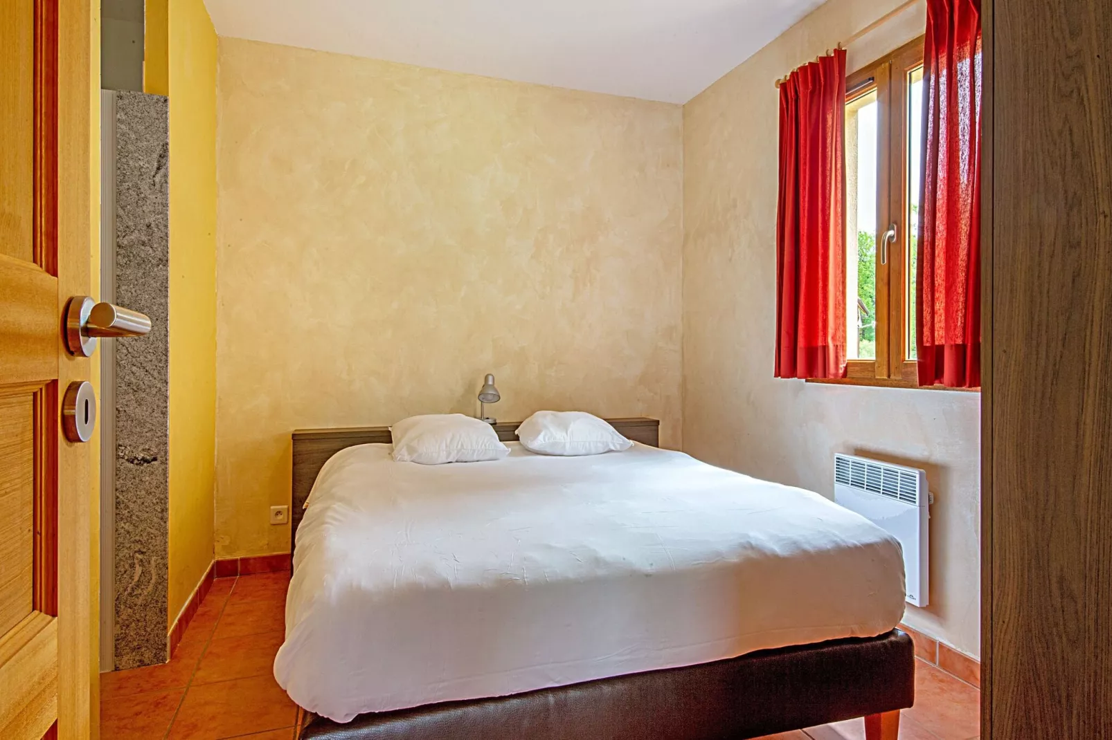 Le Lac Bleu-Bedroom