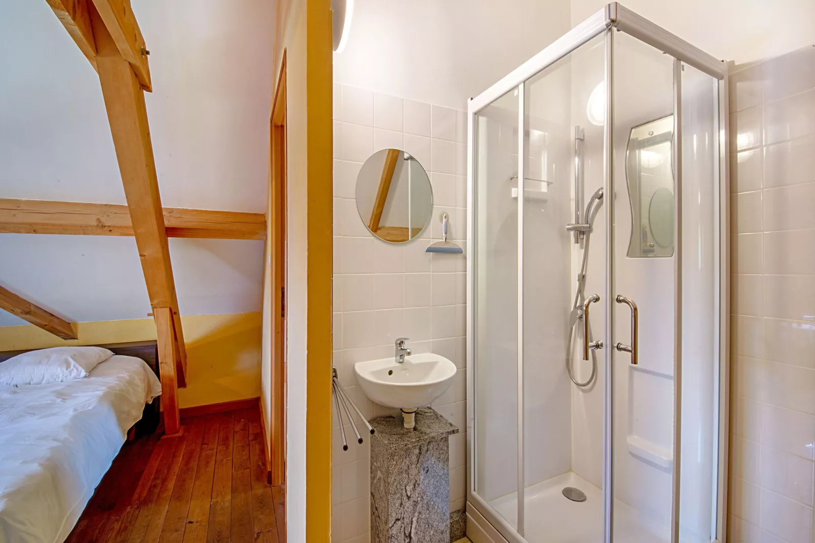 Le Lac Bleu-Bathroom