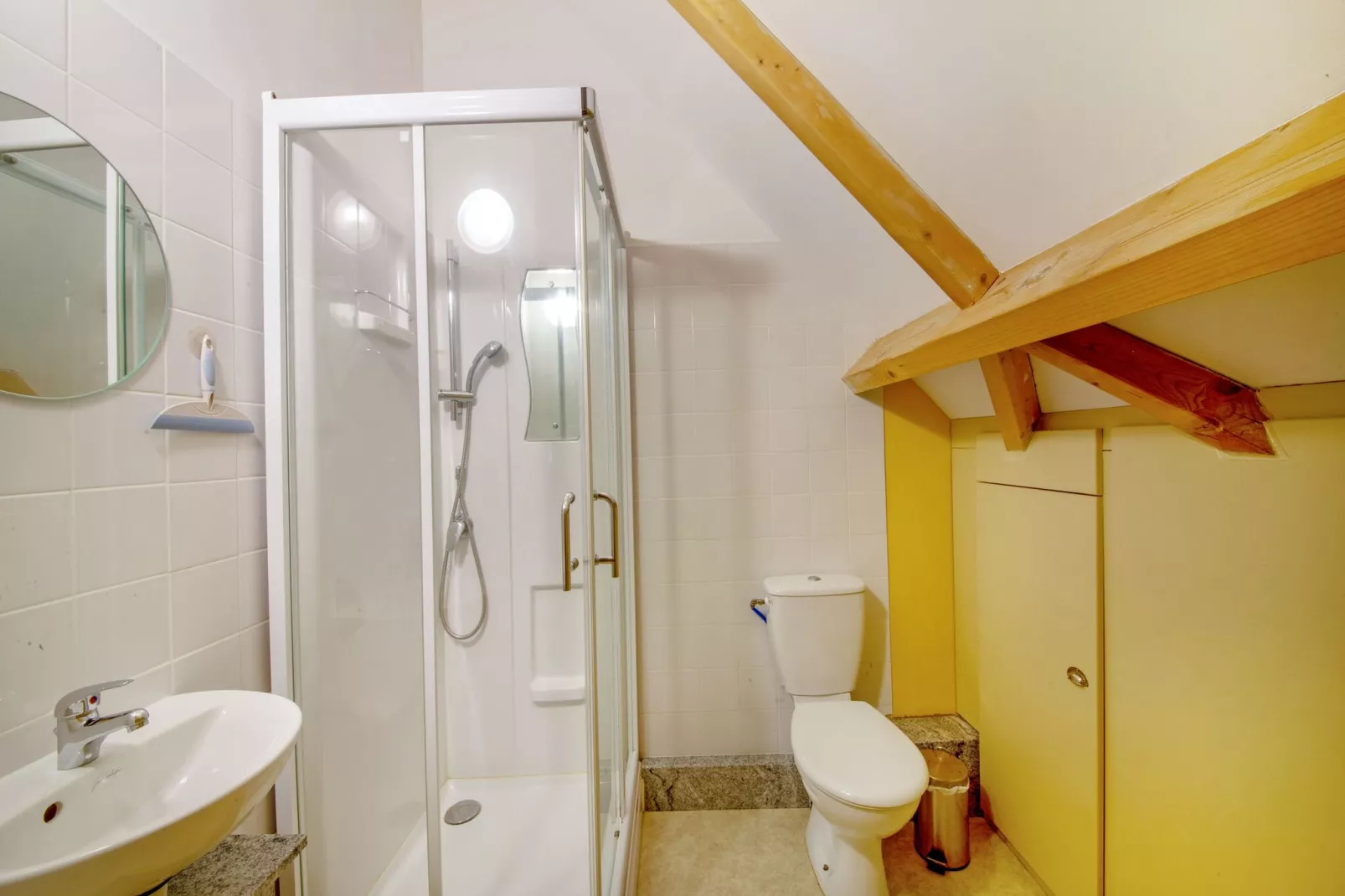 Le Lac Bleu-Bathroom