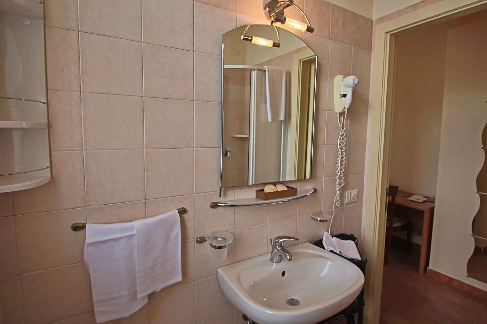 Tramonto-Bathroom