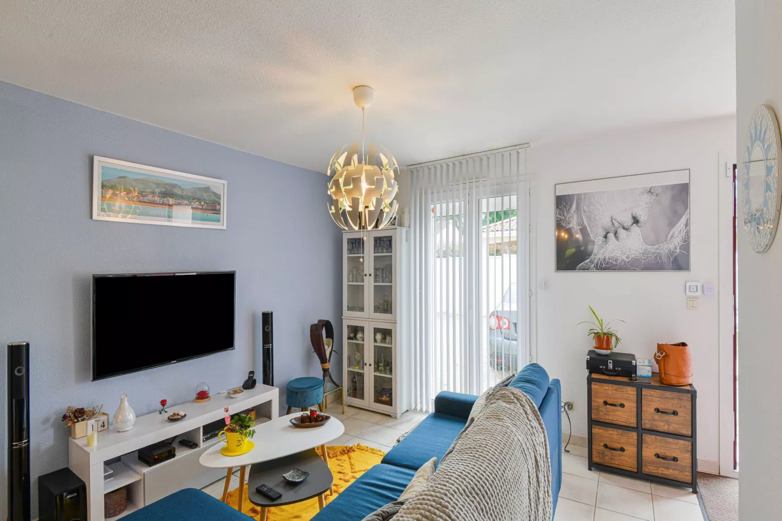 Chambre zen chez l'habitant avec piscine-Living room