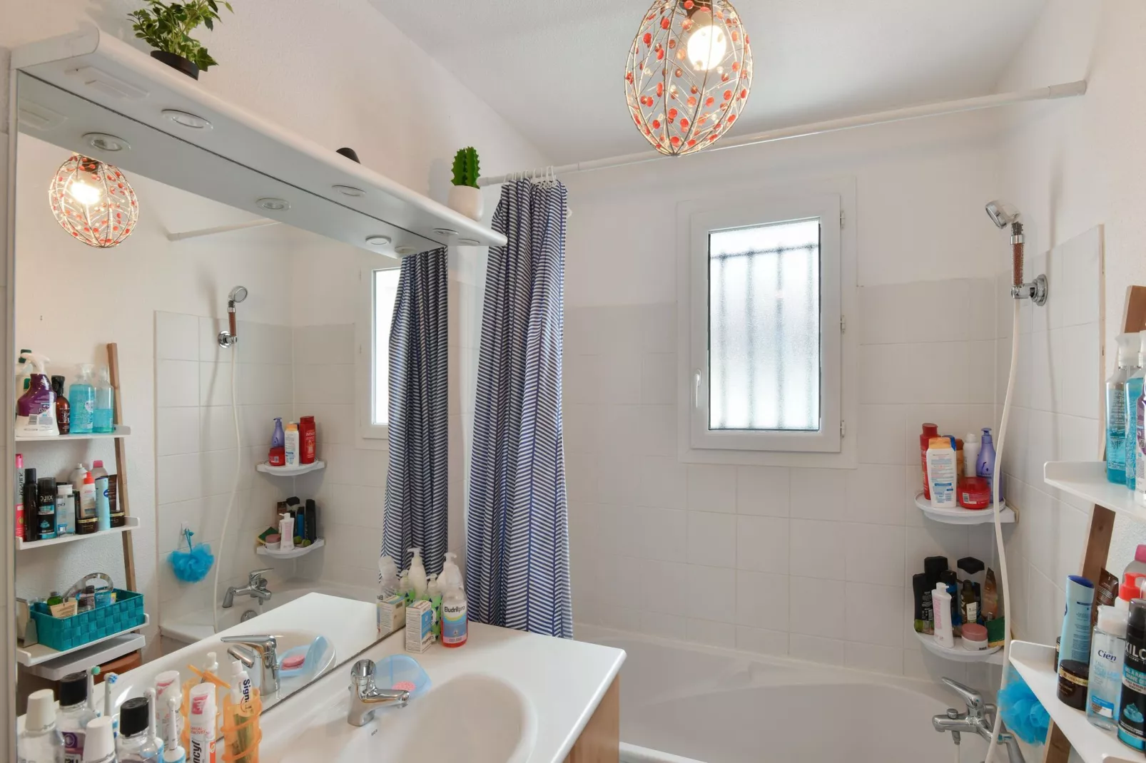 Chambre zen chez l'habitant avec piscine-Bathroom