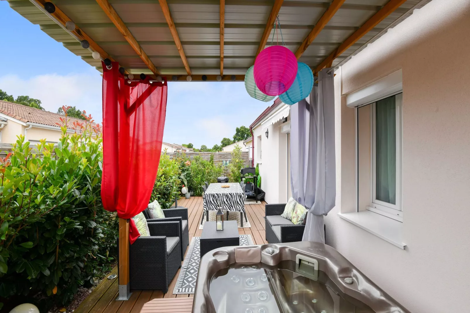Chambre zen chez l'habitant avec piscine-Terrace balcony