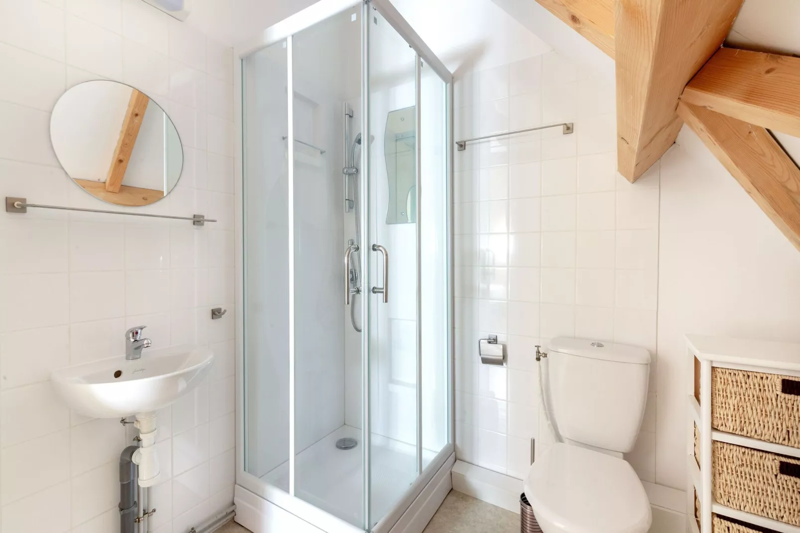 Le Lac Bleu 14-Bathroom