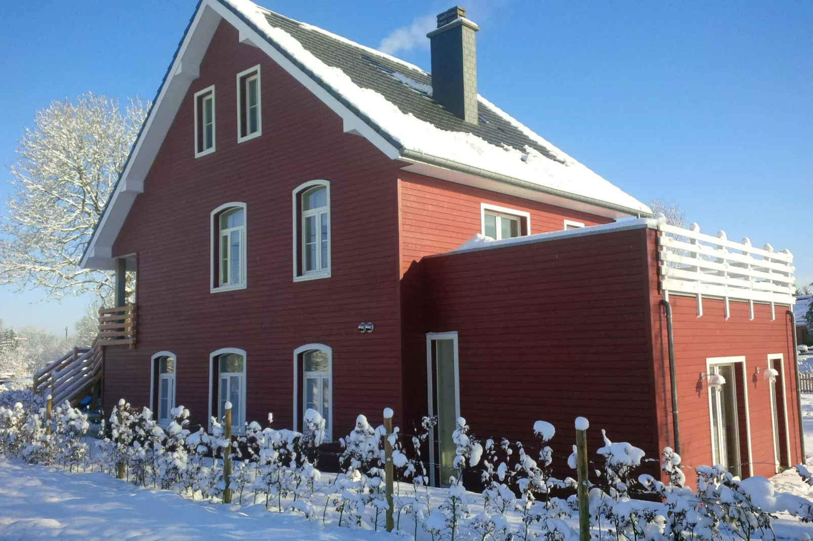 Rod Hus-Exterior winter