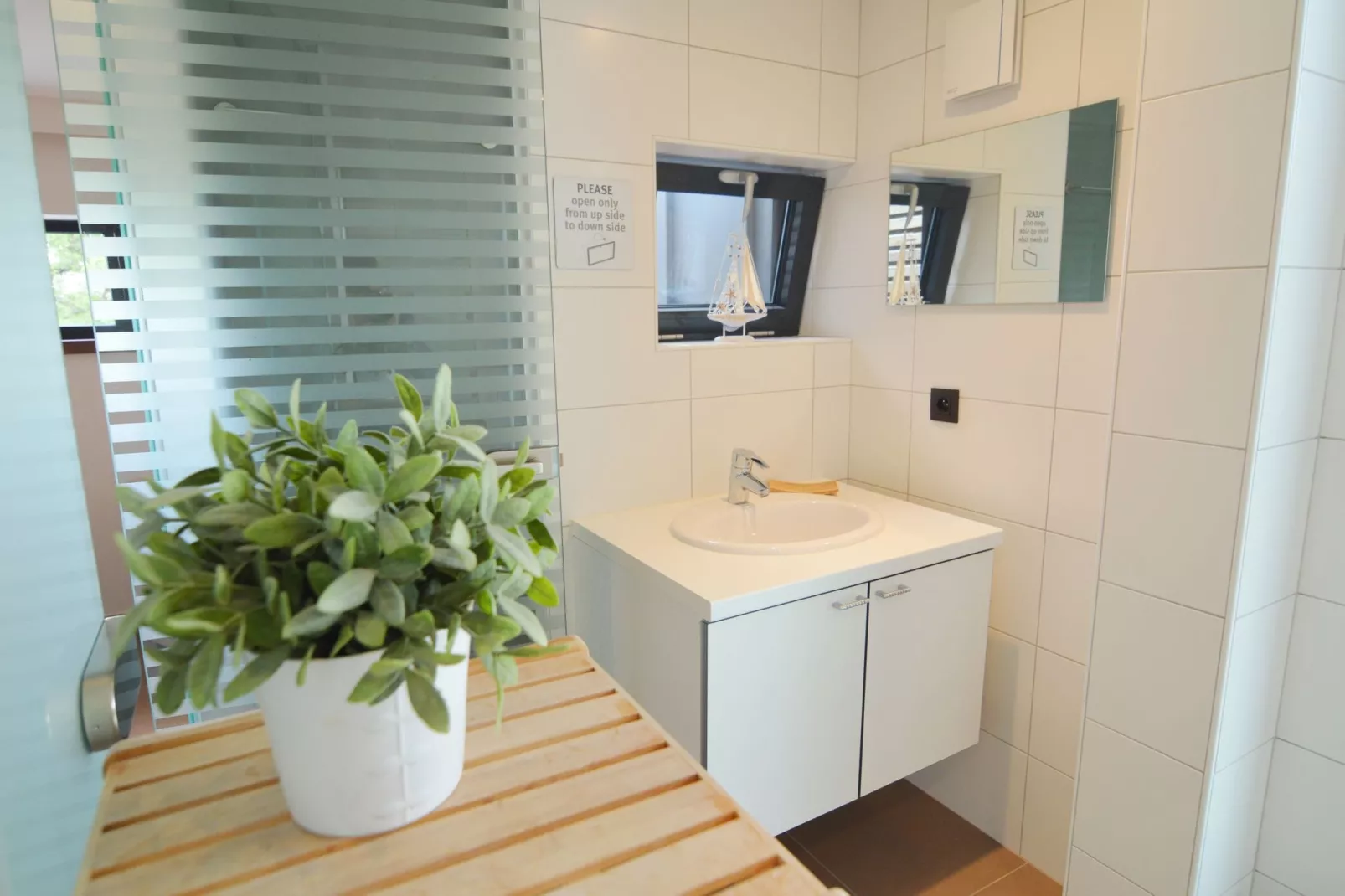 La Grande Bleue-Bathroom