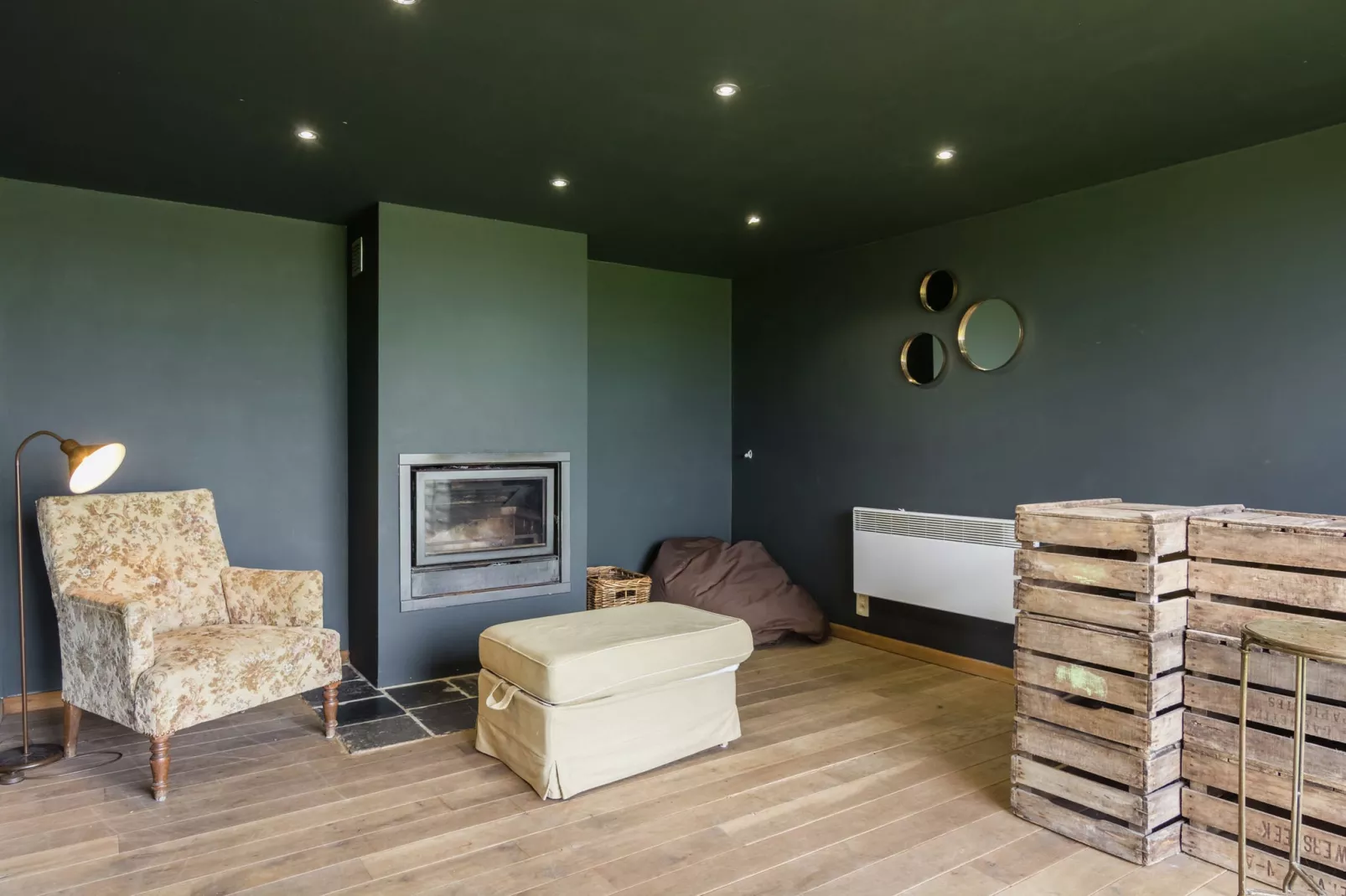 Au Milieu De Nulle Part-Living room