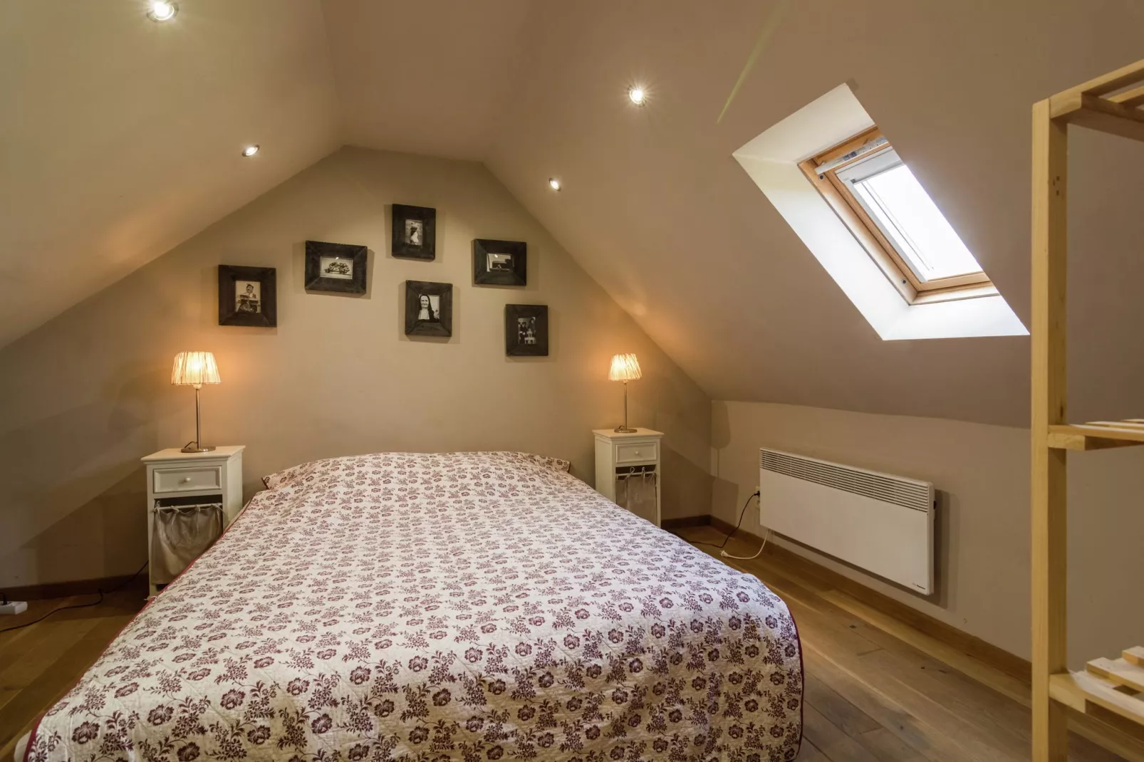 Au Milieu De Nulle Part-Bedroom