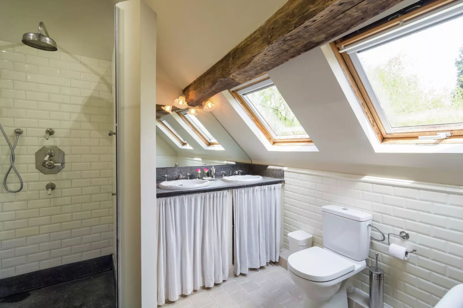Au Milieu De Nulle Part-Bathroom