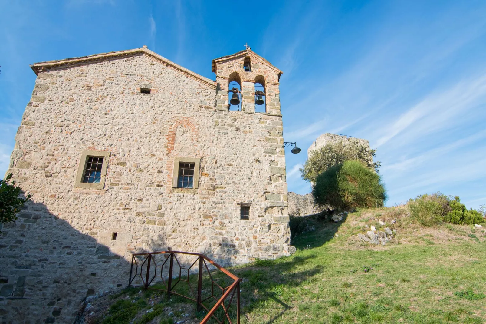 La Grotta-Exterior summer