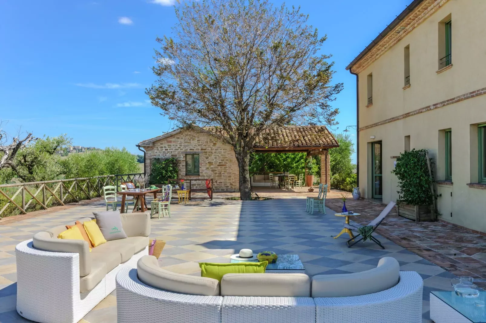 Villa Fiorini-Balcon-terrasse