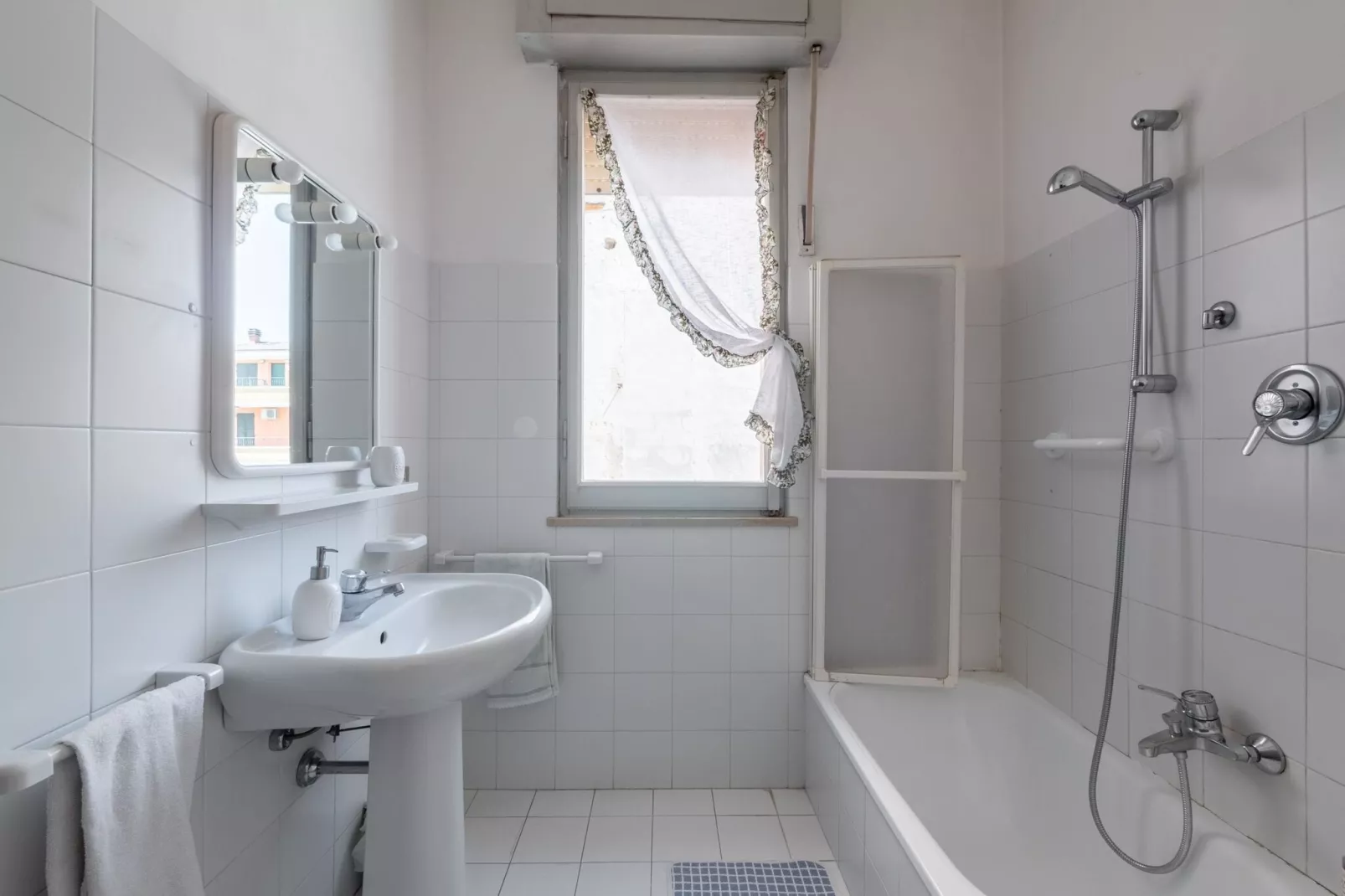 Appartamento in centro a Fano a due passi dal mare-Bathroom