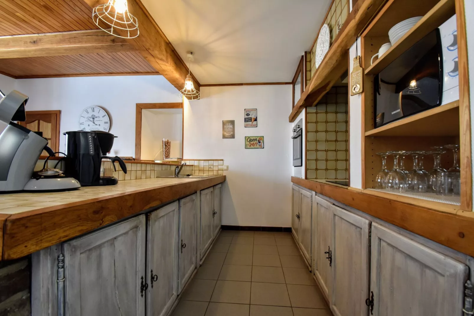 La Maison à la Piscine-Kitchen