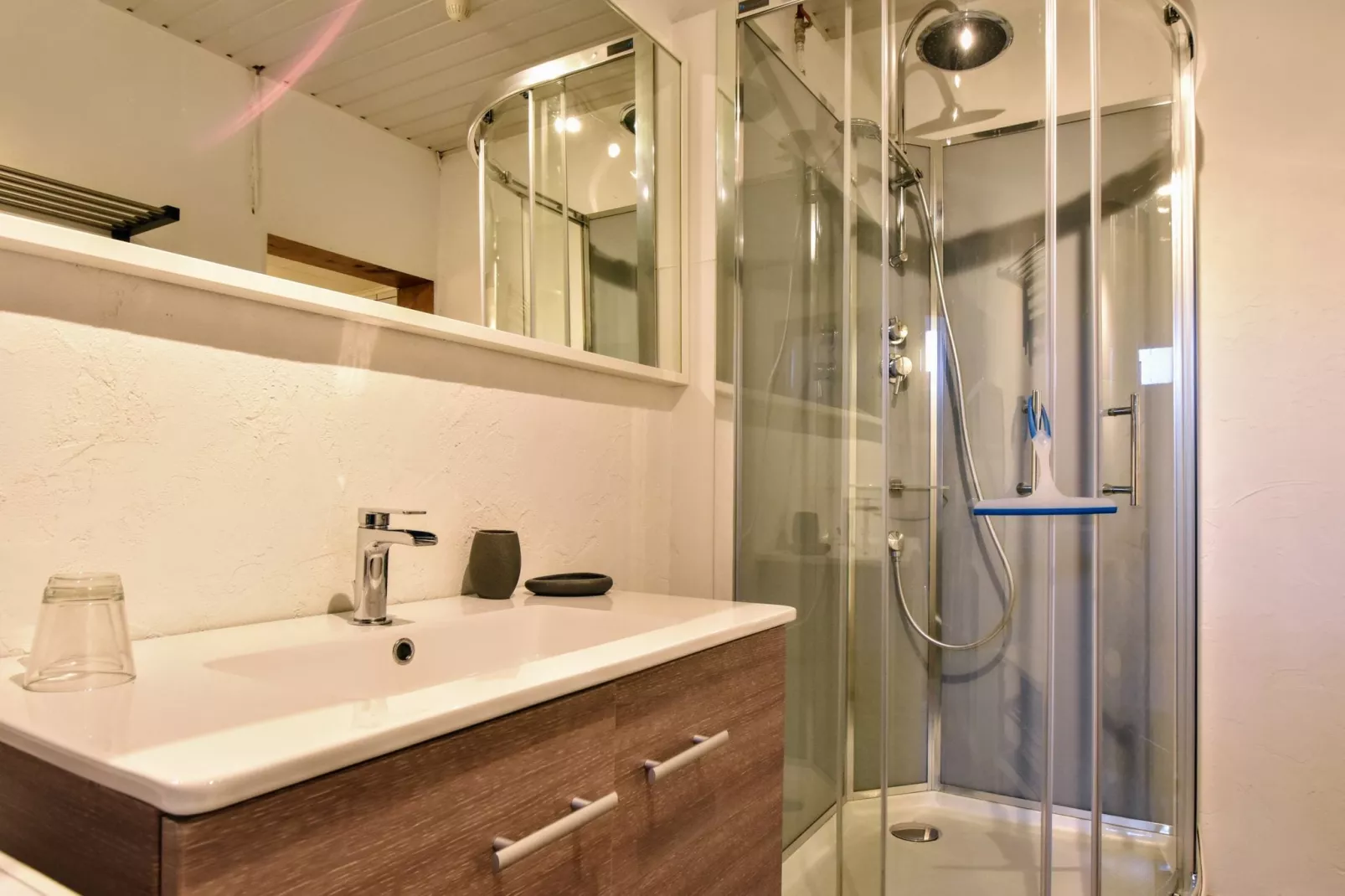 La Maison à la Piscine-Bathroom
