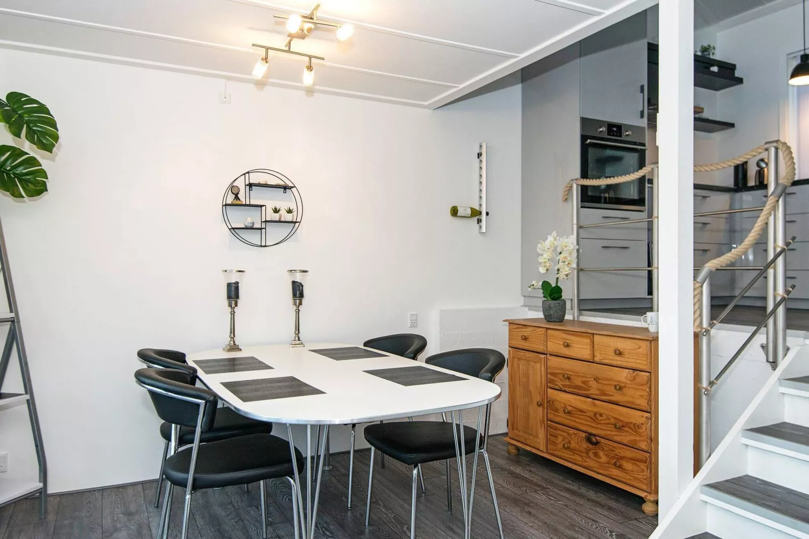3 room,2 levels-Intérieur