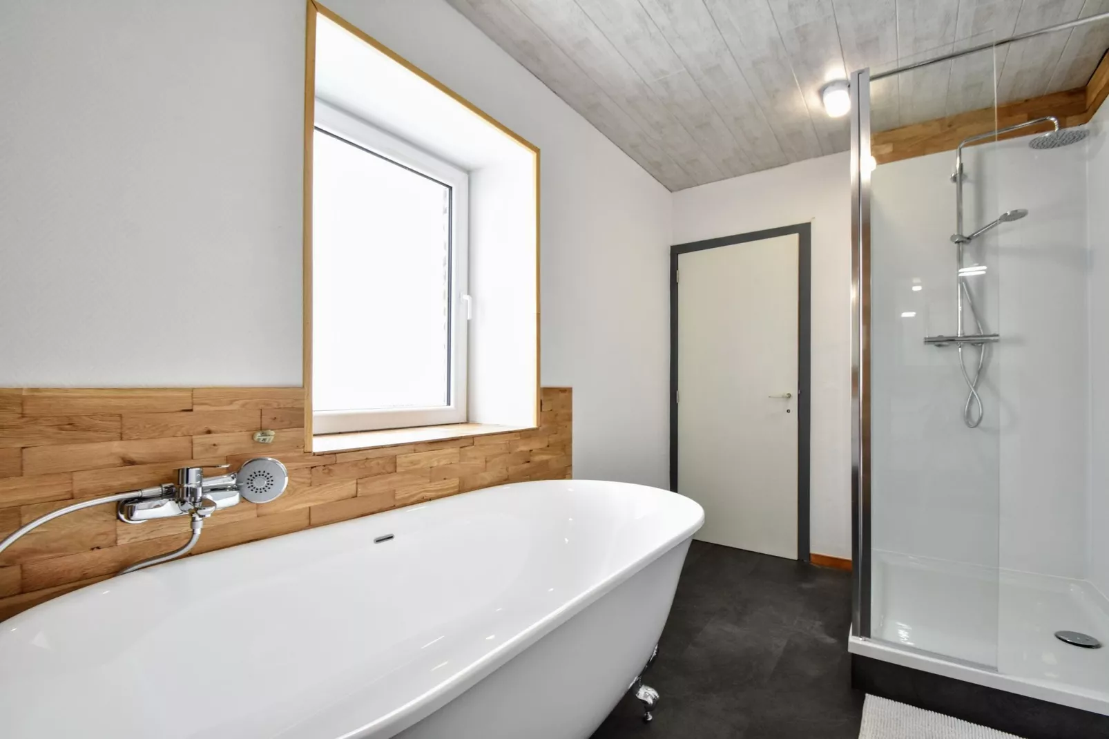 La Maison à la Piscine-Bathroom