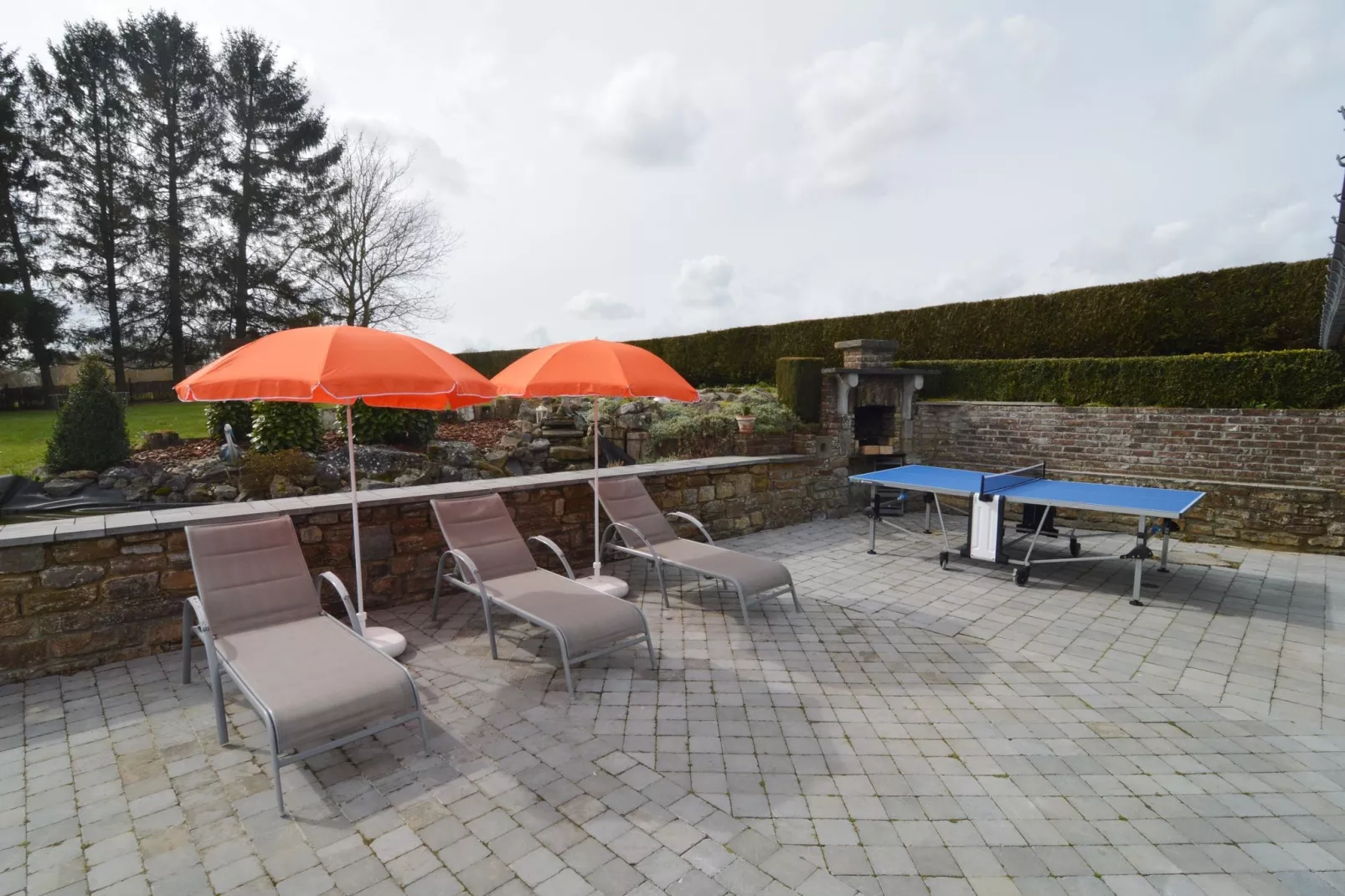 La Maison à la Piscine-Gardens summer