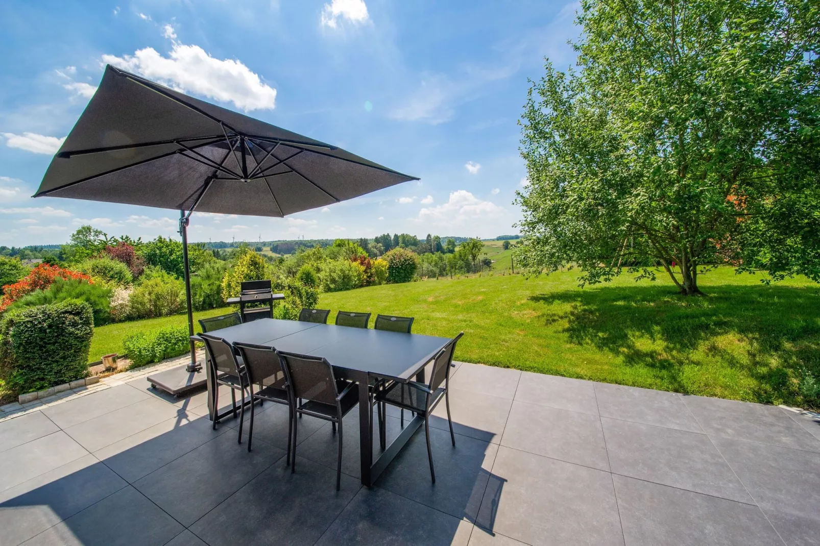 Le MH 13-Terrace balcony