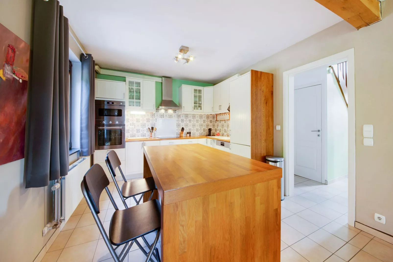 Le MH 13-Living room