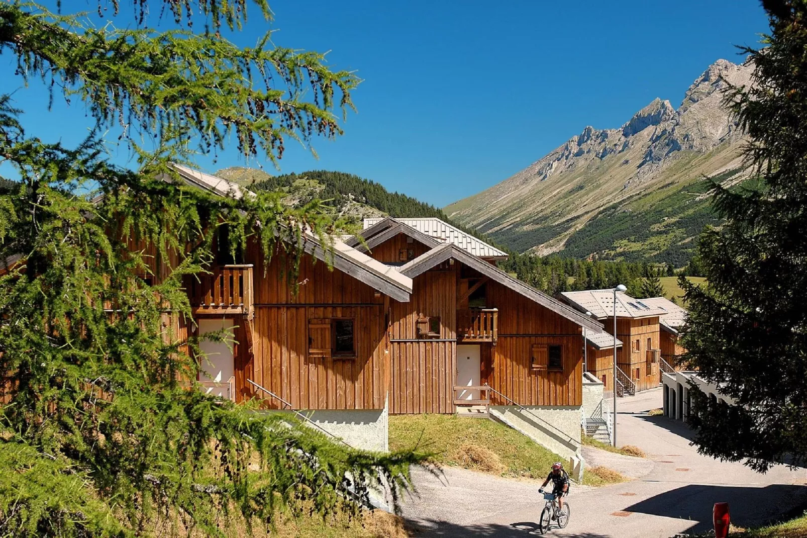 L'Orée des Pistes 2-Exterior summer