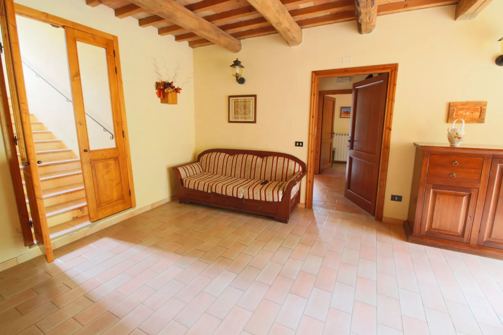 Cal' Bianchino-Living room