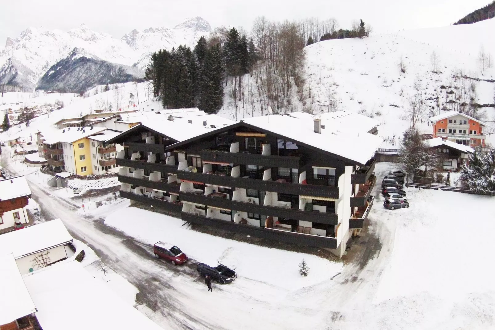 Apartment Urchen-Exterior winter