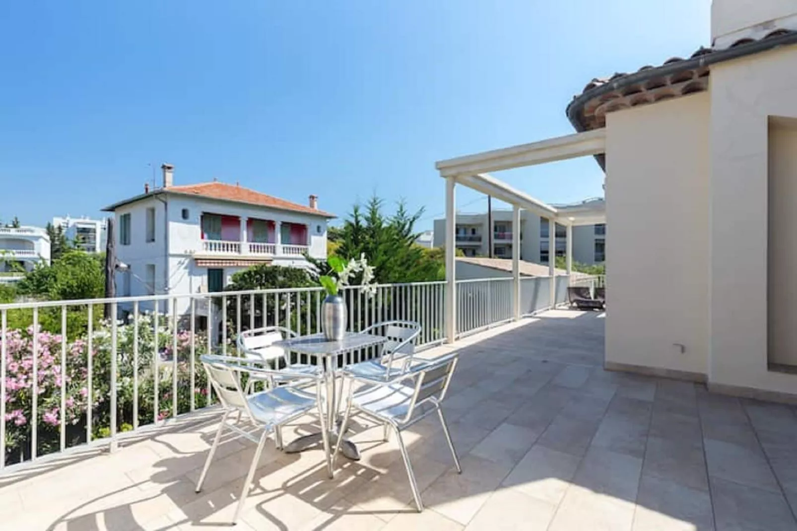 Residence Dulys-Terrace balcony