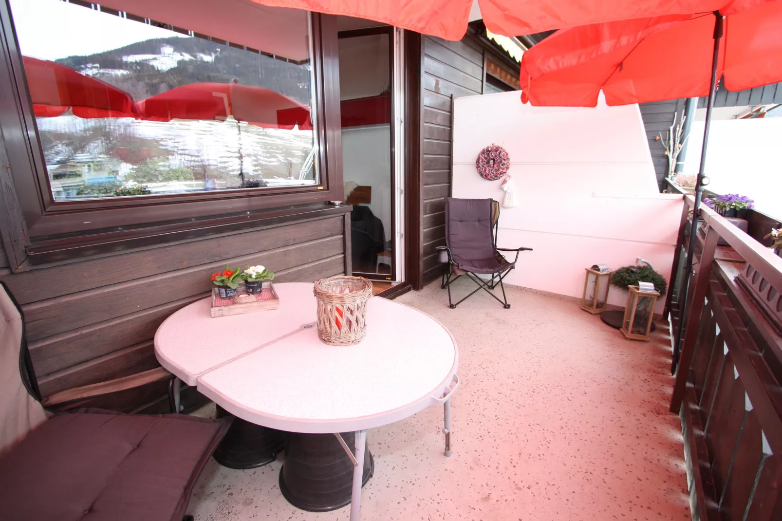 Apartment Urchen-Terrace balcony