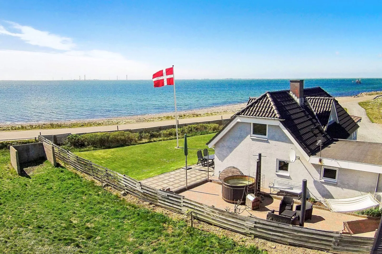Panoramic Waterside Retreat-By Traum-Water view