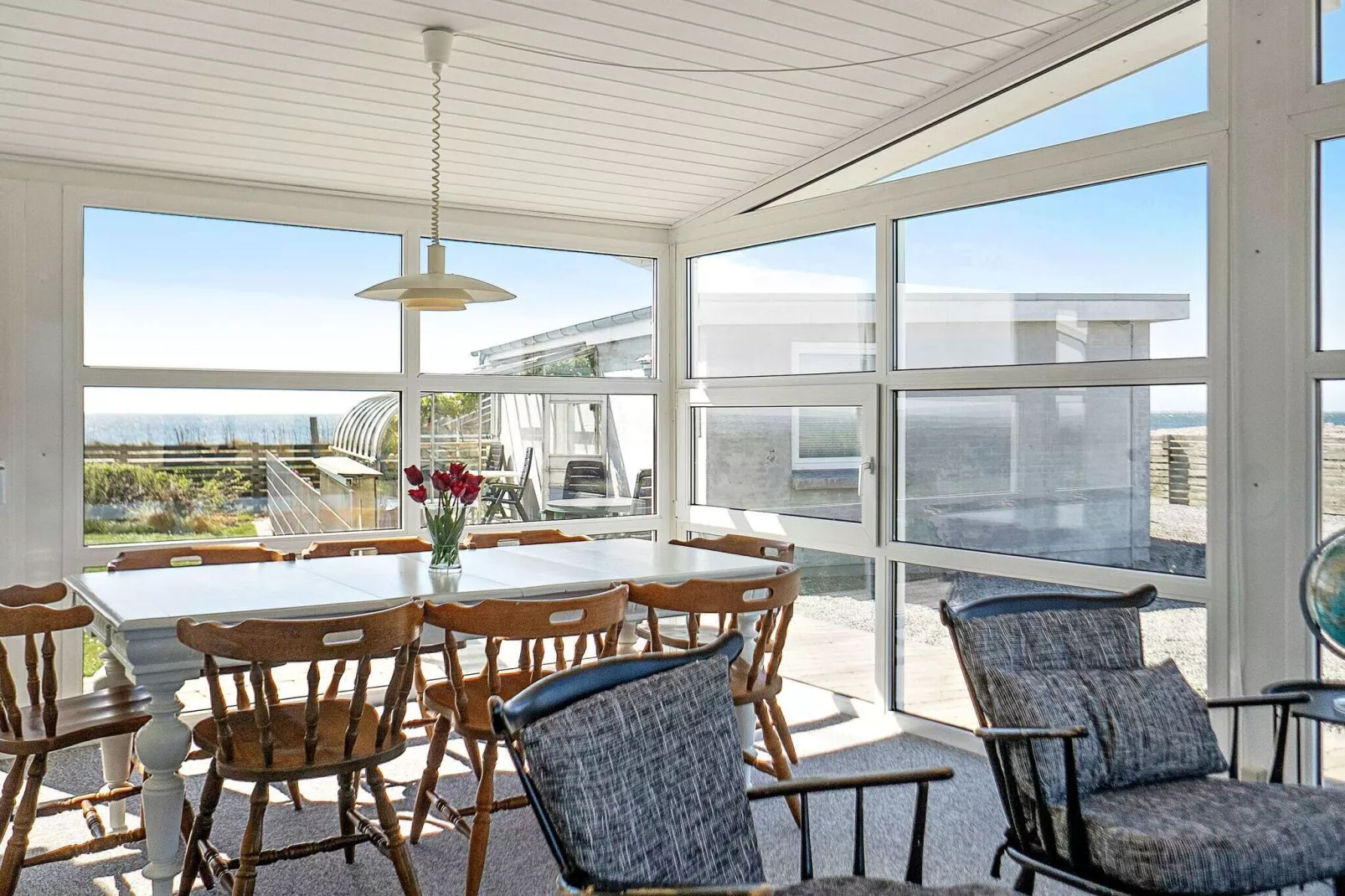 Panoramic Waterside Retreat-By Traum-Indoor