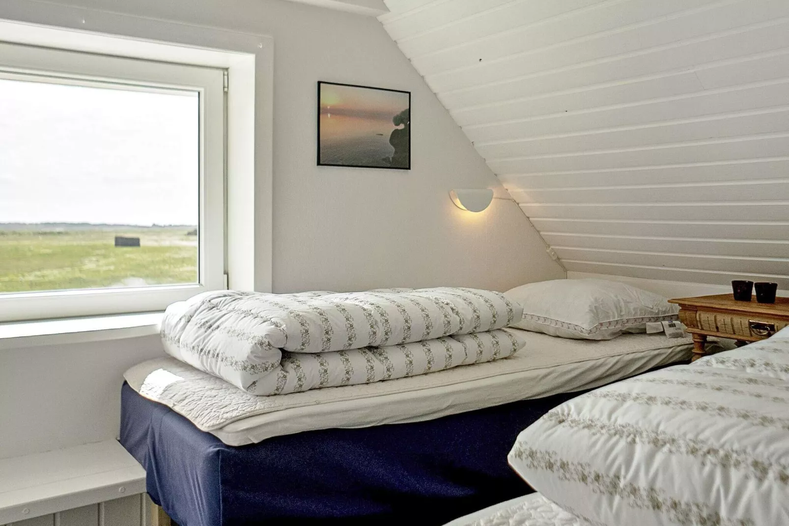 Panoramic Waterside Retreat-By Traum-Indoor