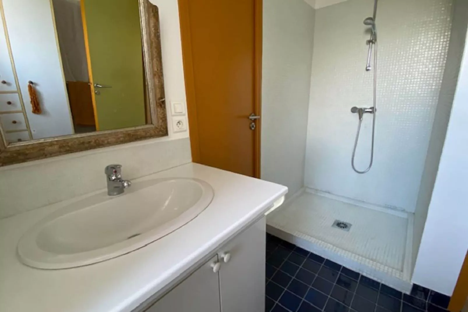 VILLA GRANGE-Bathroom