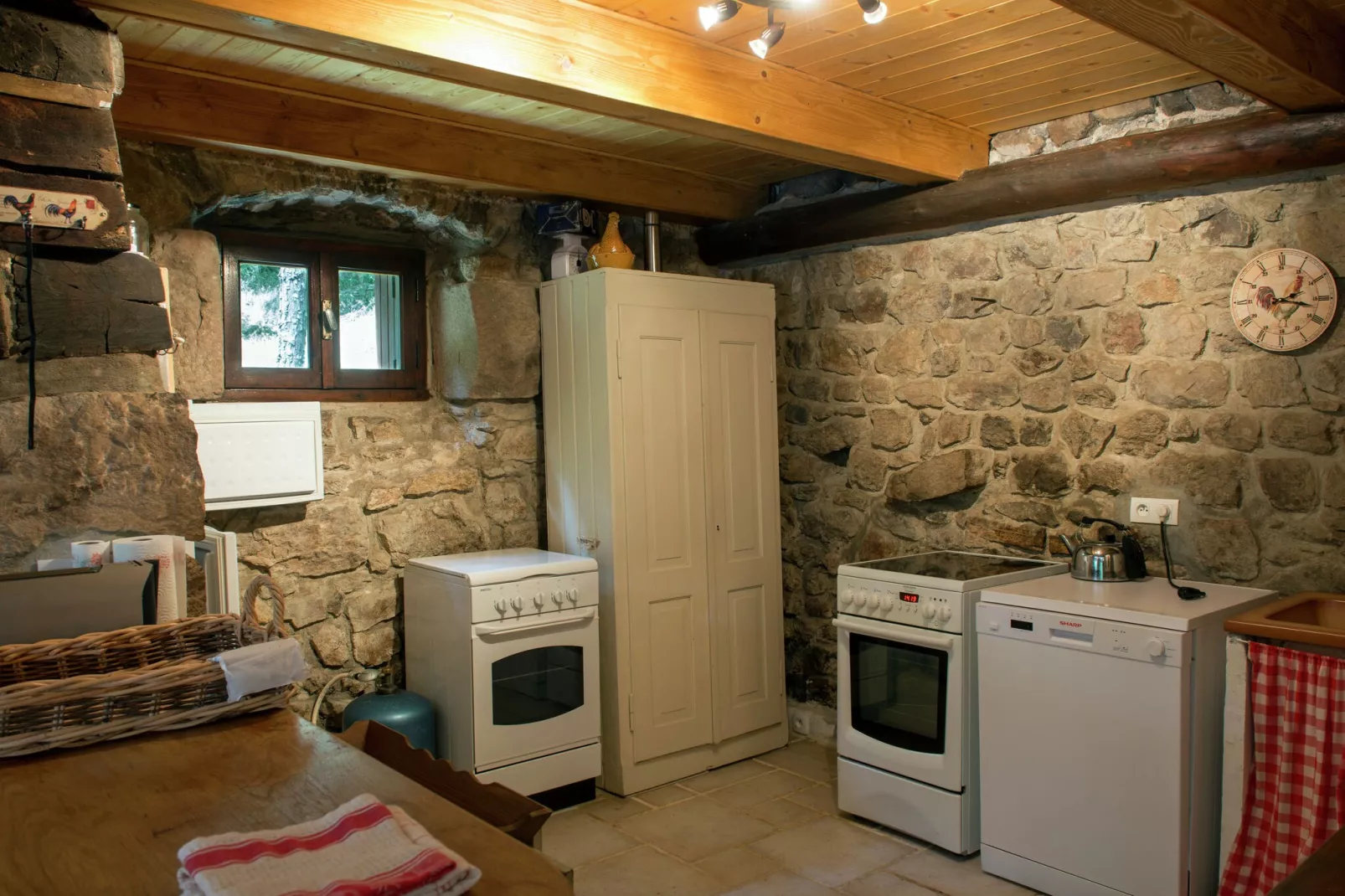 Maison de vacances - St Pierre Sur Doux-Kitchen