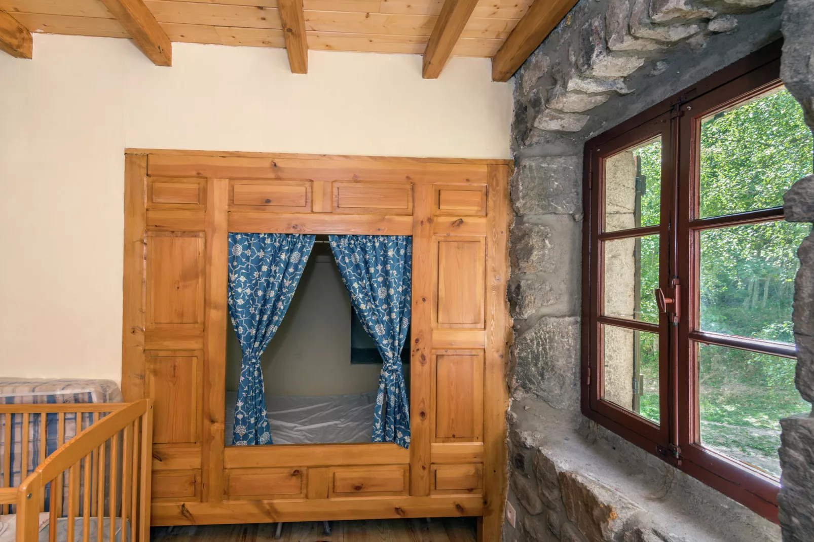 Maison de vacances - St Pierre Sur Doux-Bedroom