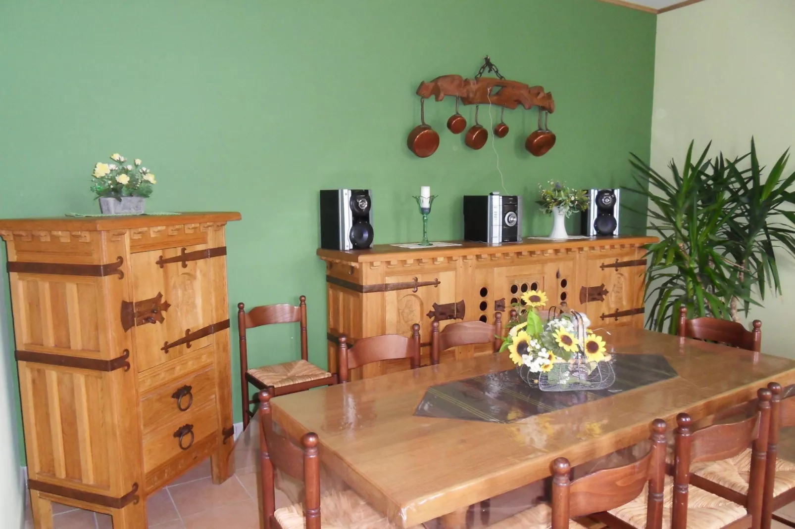 Le Renard et la Belette-Dining room