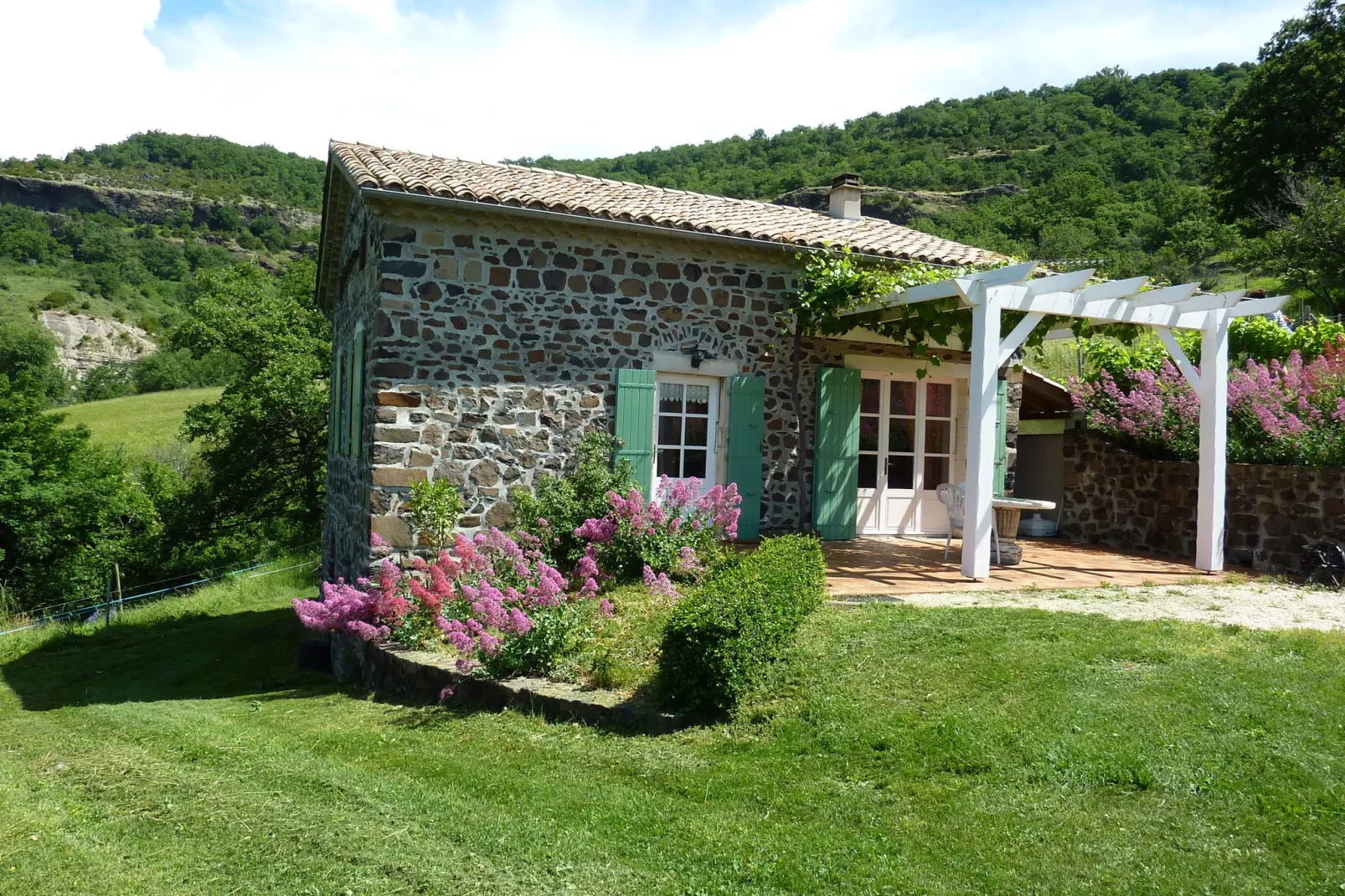 Gite - SAINT PONS-Außenbereich Sommer