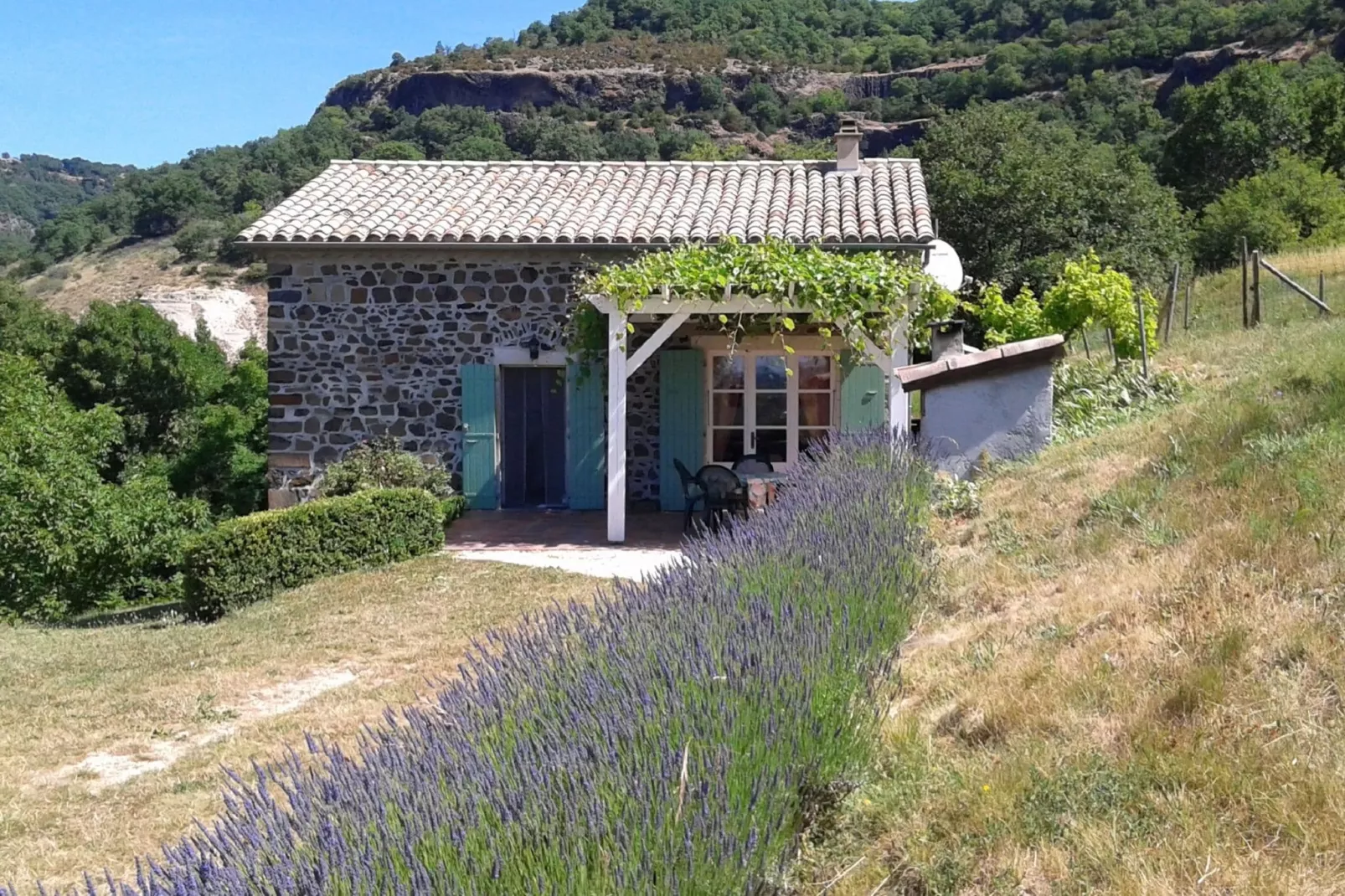 Gite - SAINT PONS-Außenbereich Sommer