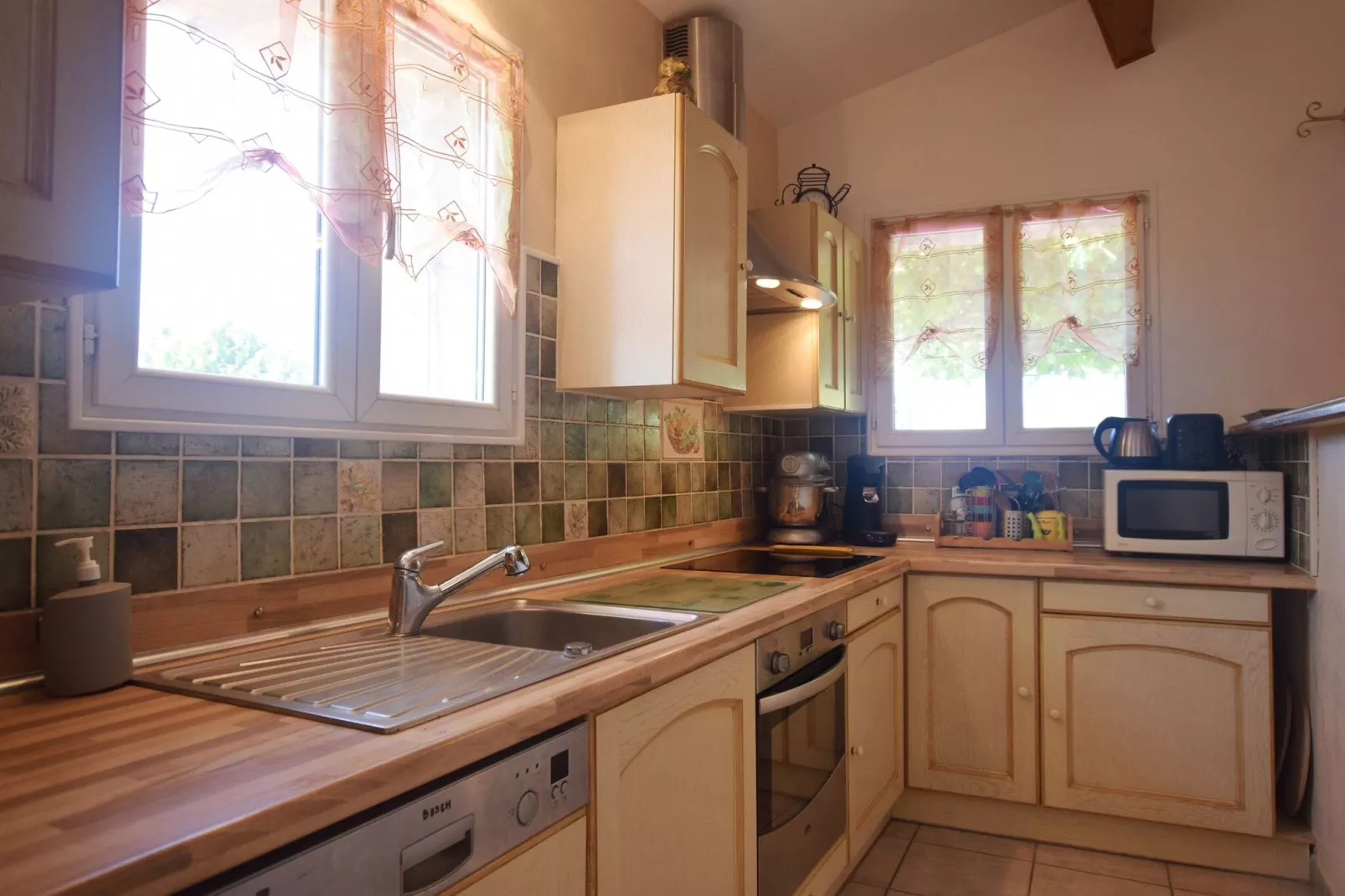 Maison de village-Kitchen