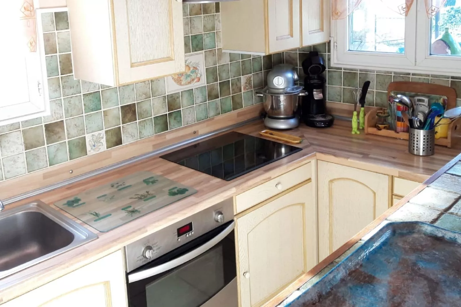 Maison de village-Kitchen