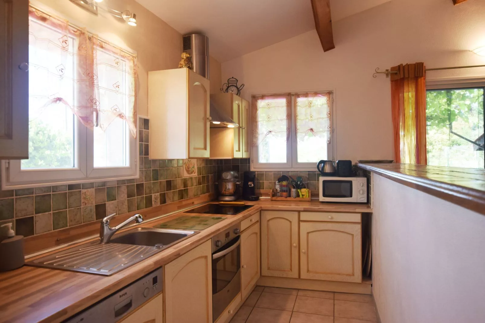 Maison de village-Kitchen