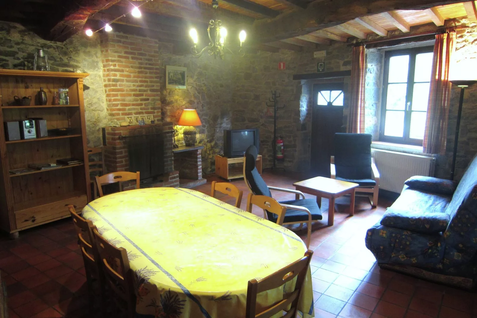 Gite du Viroin 1-Dining room