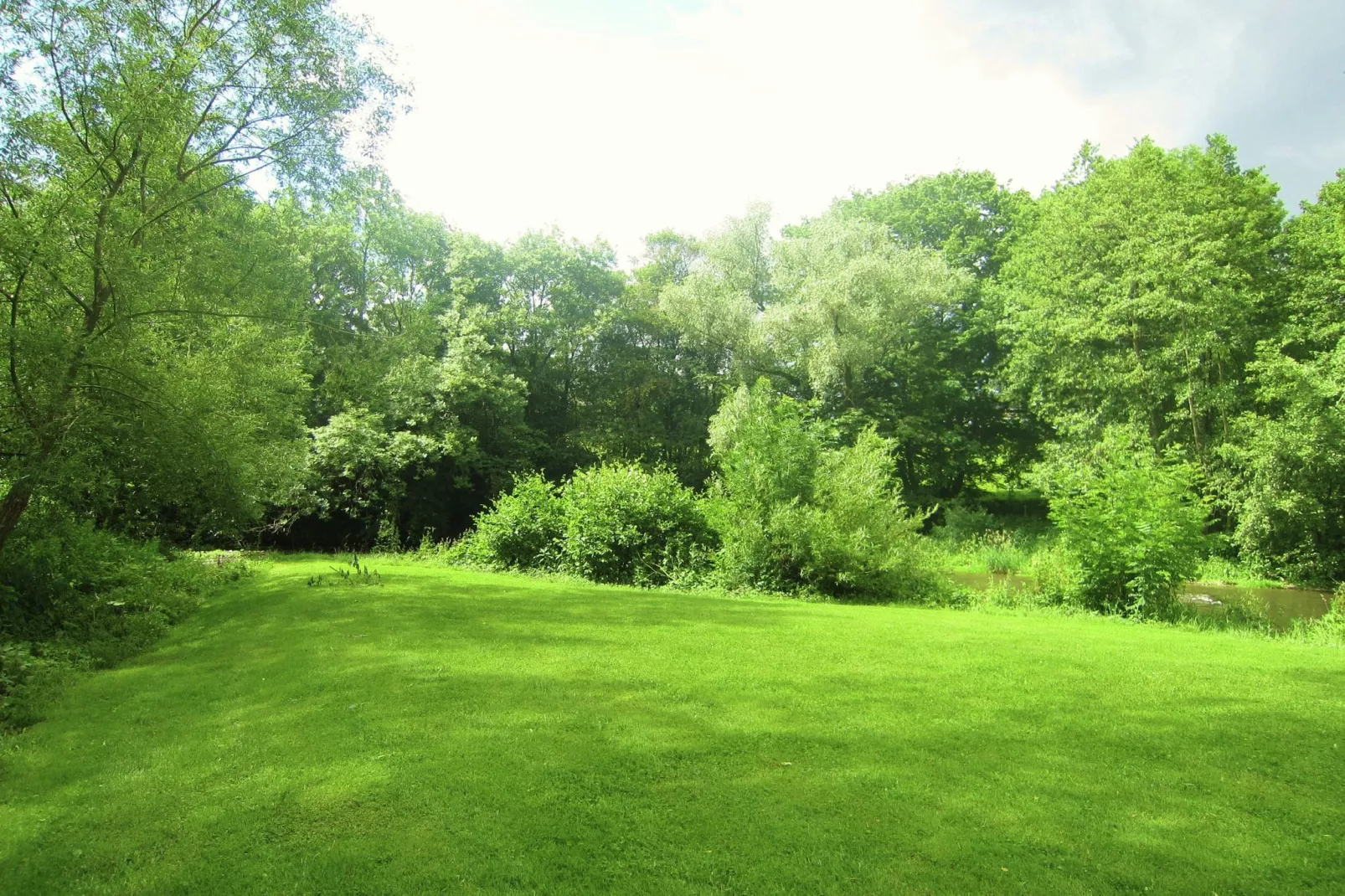 Gite du Viroin 2-Gardens summer
