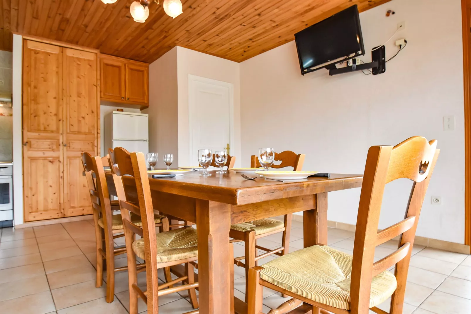 Jurio - ARGELIERS-Dining room