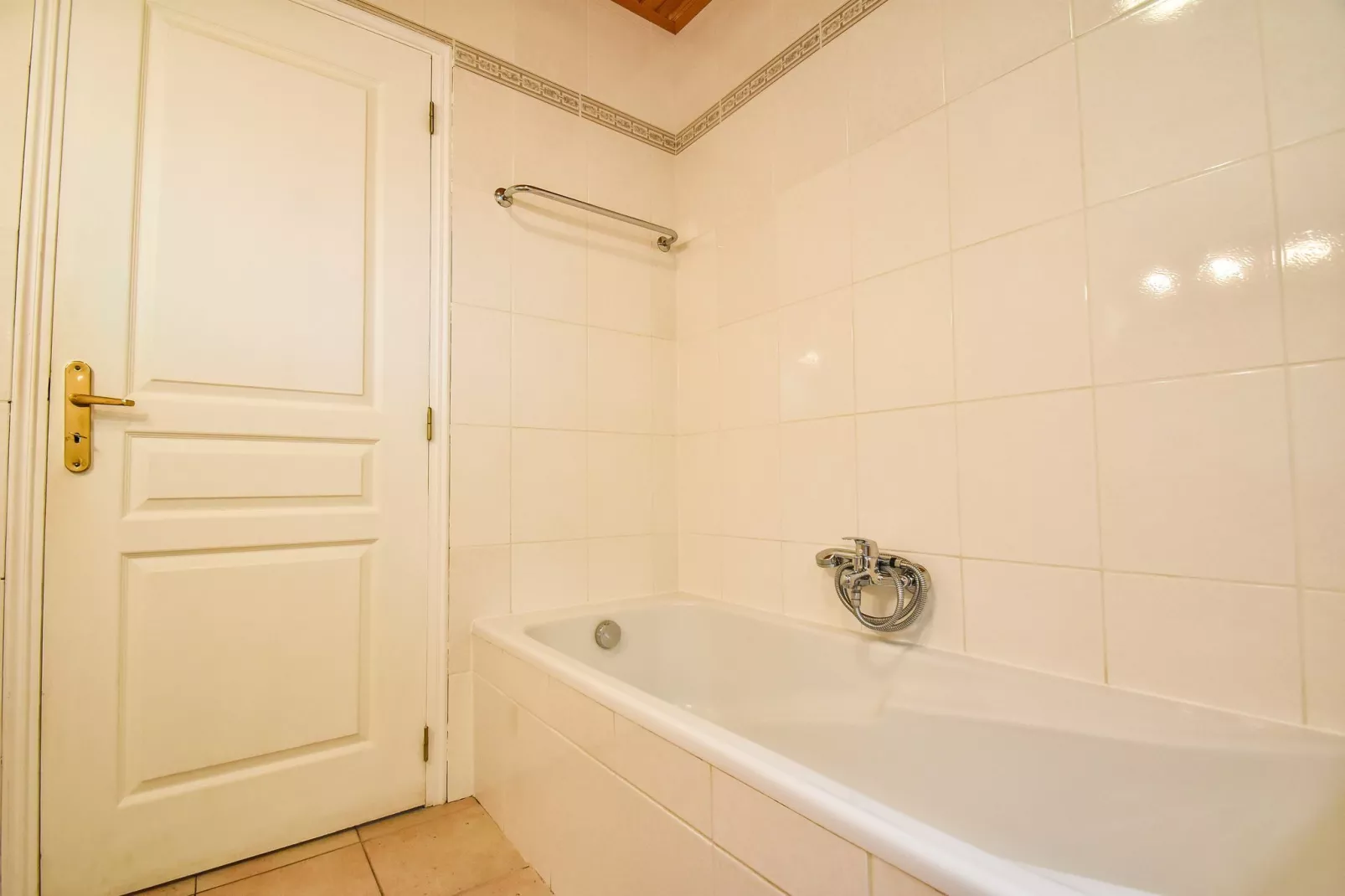 Jurio - ARGELIERS-Bathroom