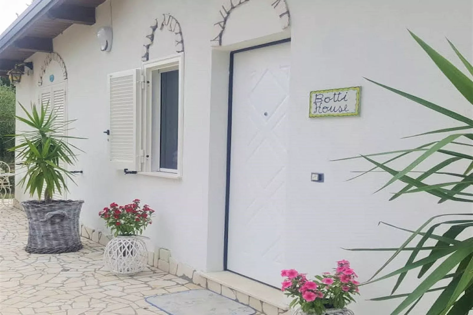 Botti House-Exterior summer